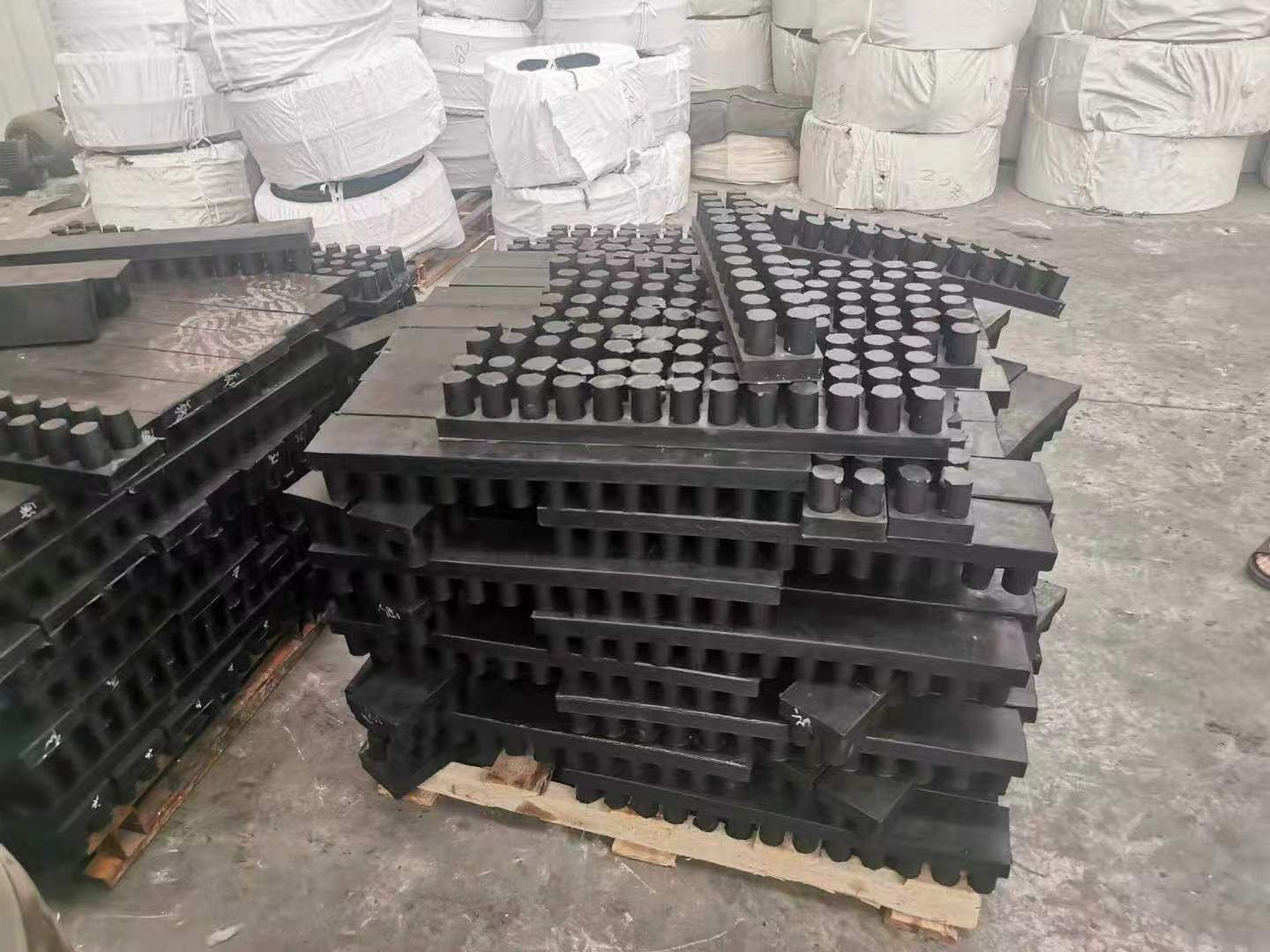 釘型氯丁橡膠減震板圖片1
